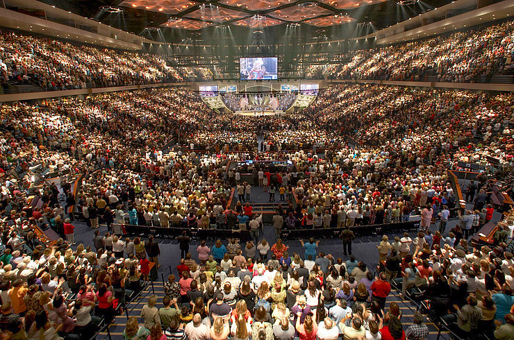 Die Lakewood Church (Houston) hat wöchentlich 50.000 Gottesdienstbesucher. Foto: Wiki Commons